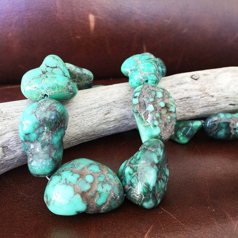 16" Mixed Sized Demale Turquoise Cabs Necklace